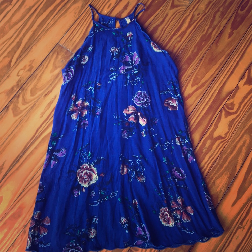 cute flowy bright blue float dress.